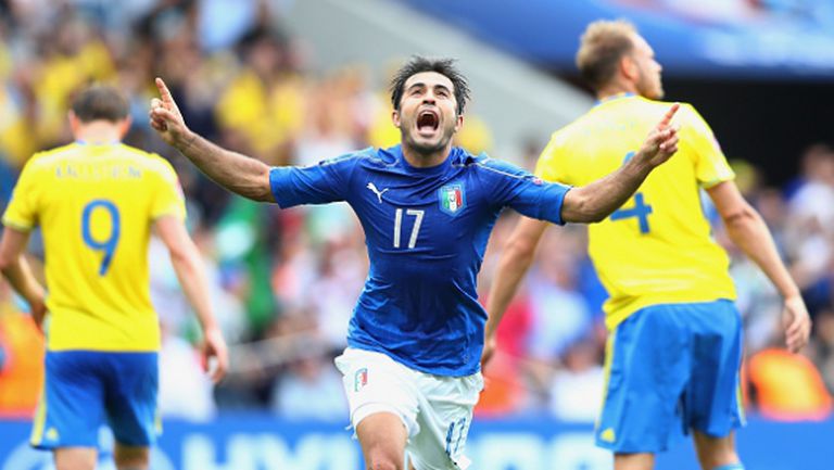 Италия е на осминафинал с късен гол (видео+галерии)