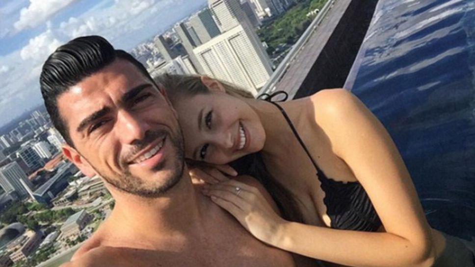 Гаджето на Грациано Пеле надъхва с надуваема кукла (снимки)