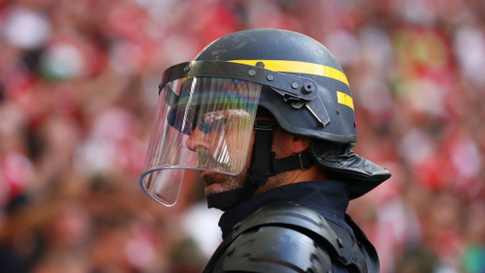 Полицията издирва футболни хулигани на полско-германската граница