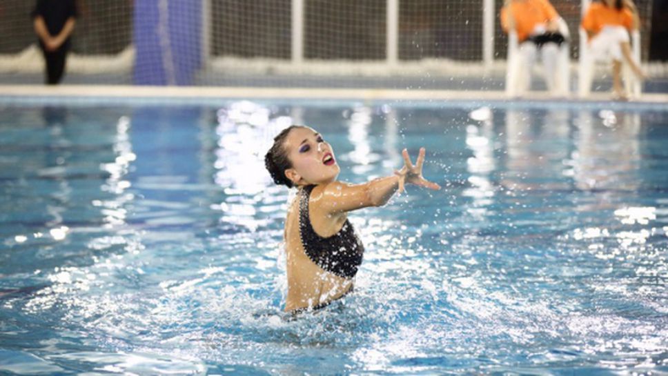 Александра Атанасова 15-та на европейското по синхронно плуване