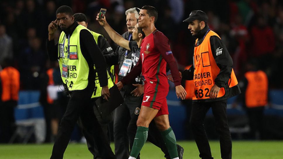 УЕФА няма да предприема действия срещу Португалия заради селфито на Роналдо