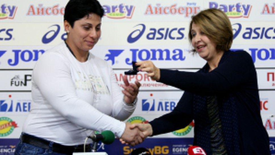 Наградиха Стела Енева за спортист на месец октромври