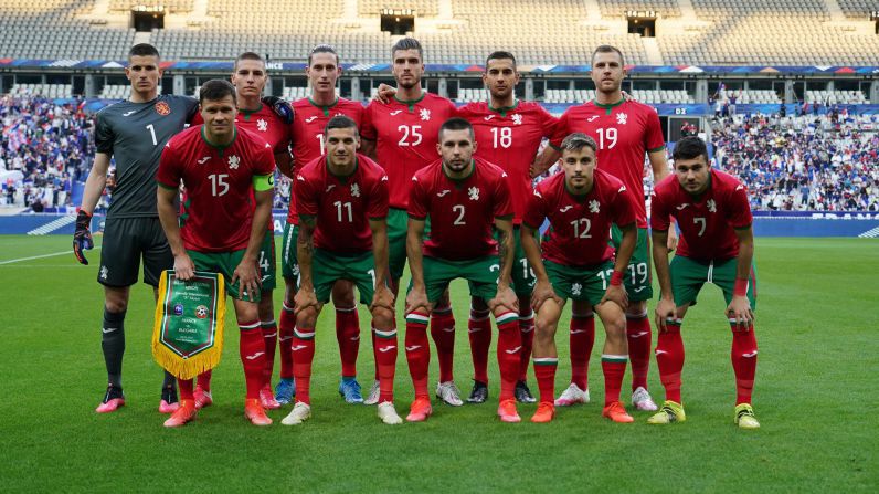 България загуби четири места в ранглистата на ФИФА