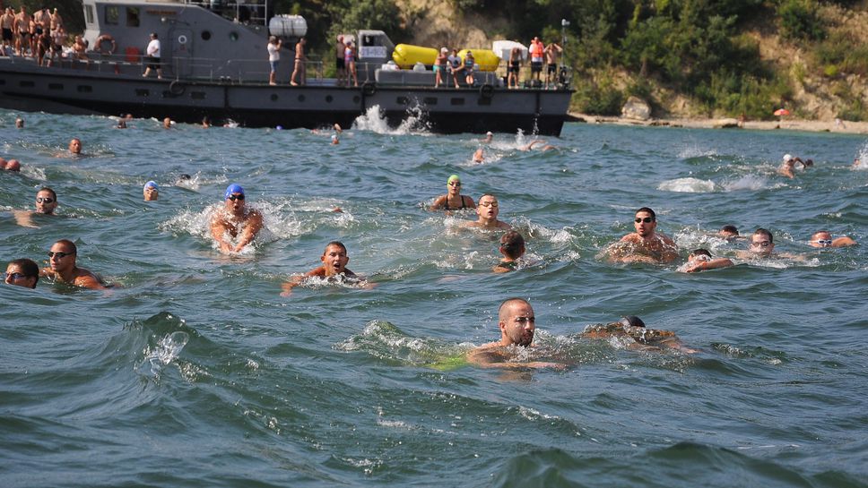 Близо 7000 лева награден фонд за плувния маратон Галата - Варна