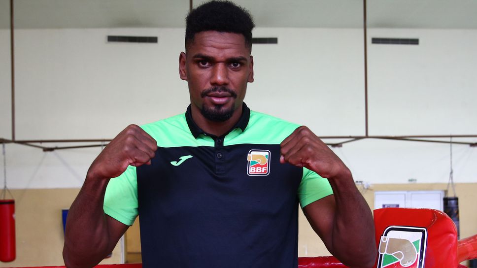 Трима българи на ринга в Ливърпул