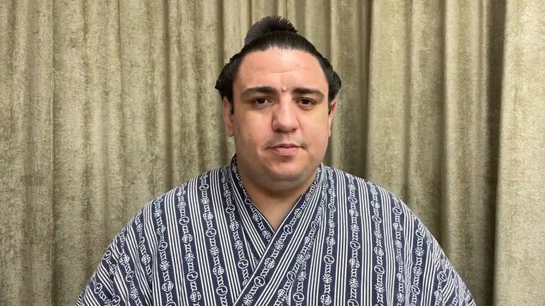 Българинът Даниел Иванов-Аоияма допусна седмо поражение на турнира по сумо