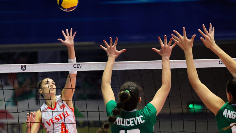 България се размина с финал на Балканиадата в София след тежък мач срещу Турция