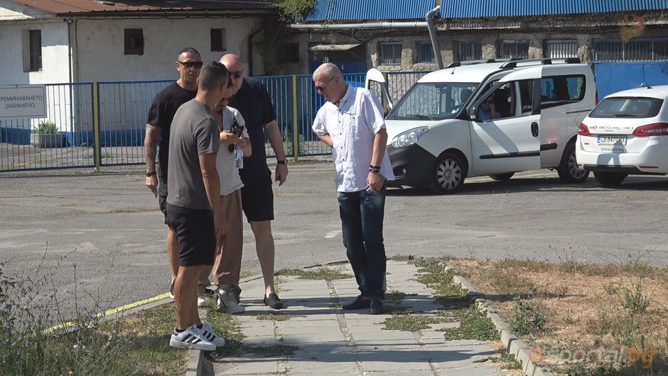 Левски тренира без Цунами