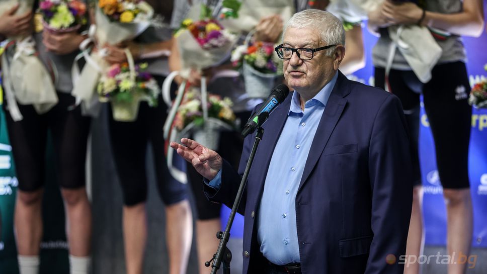 Собственикът на генералния спонсор на женската волейболна лига Демакс Петър