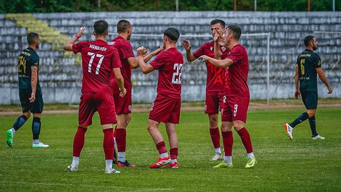  Фратрия притегли умел украинец 