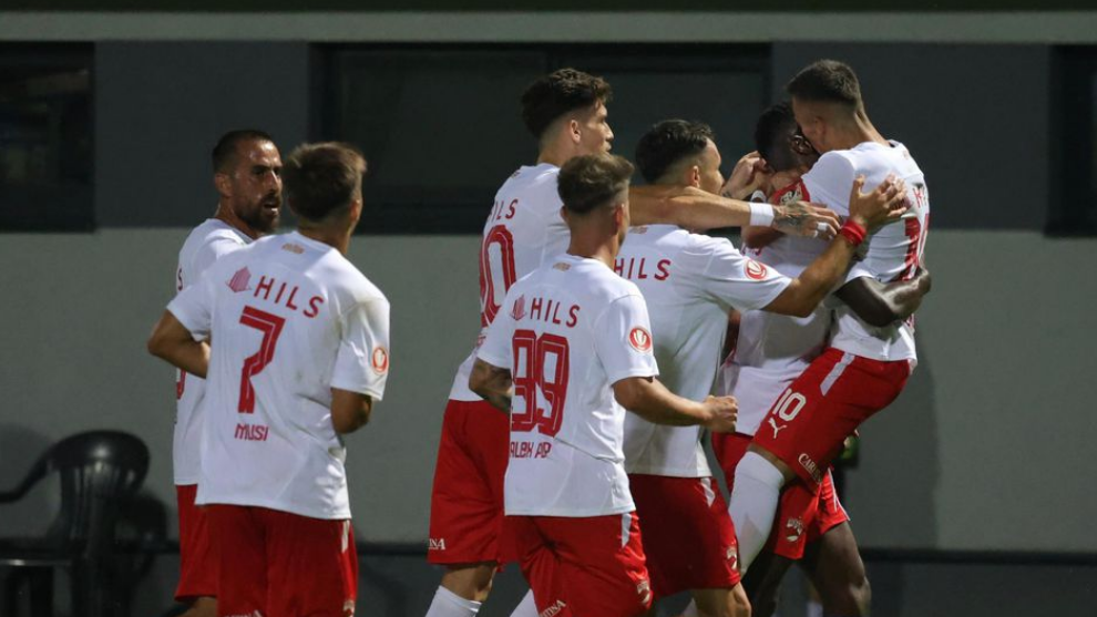 Разочароващ старт за Миланов и Динамо (Б)