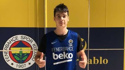 Страхотно! Юноша на Черно море Тича продължава във Фенербахче