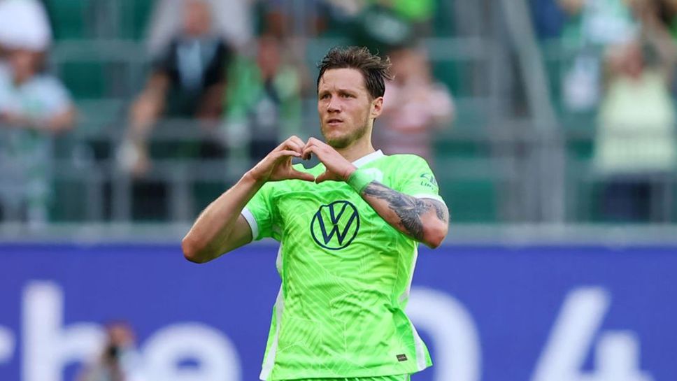 Волфсбург игра с човек повече от 85 минути в първия си мач за сезона в Бундеслигата