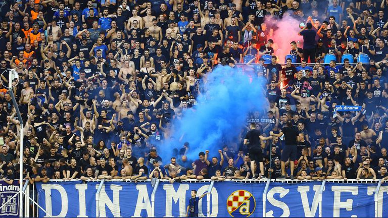 Полицията в Милано арестува 14 ултраси на Динамо Загреб преди