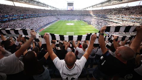  Айнтрахт излезе с изказване за нацистките жестове на почитателите си 