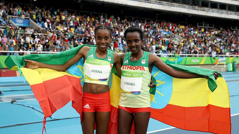 Две етиопки - олимпийската шампионка на 10 000 метра от