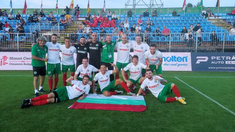 България докосва 1/8-финалите на световното след нова победа