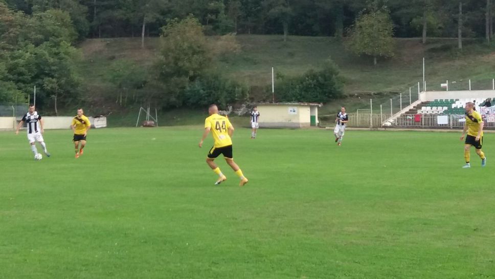 Ювентус Малчика спечели първата си точка за сезона след 1 1