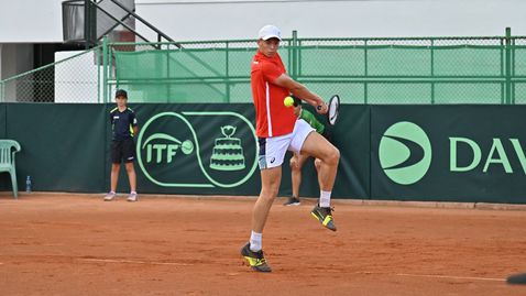 Милев и Нестеров стартираха с победи  в Доха