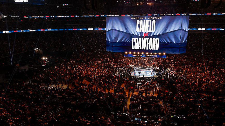 Само след минути на ринга на Алиджиънт Стейдиъм в Лас