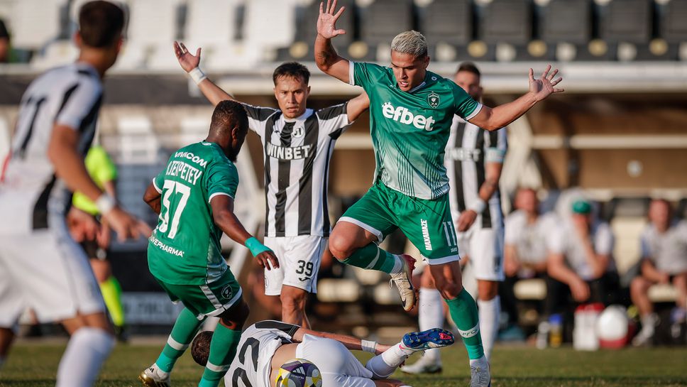 Неубедителен Лудогорец избегна загуба срещу десетима от Локомотив (Пд)