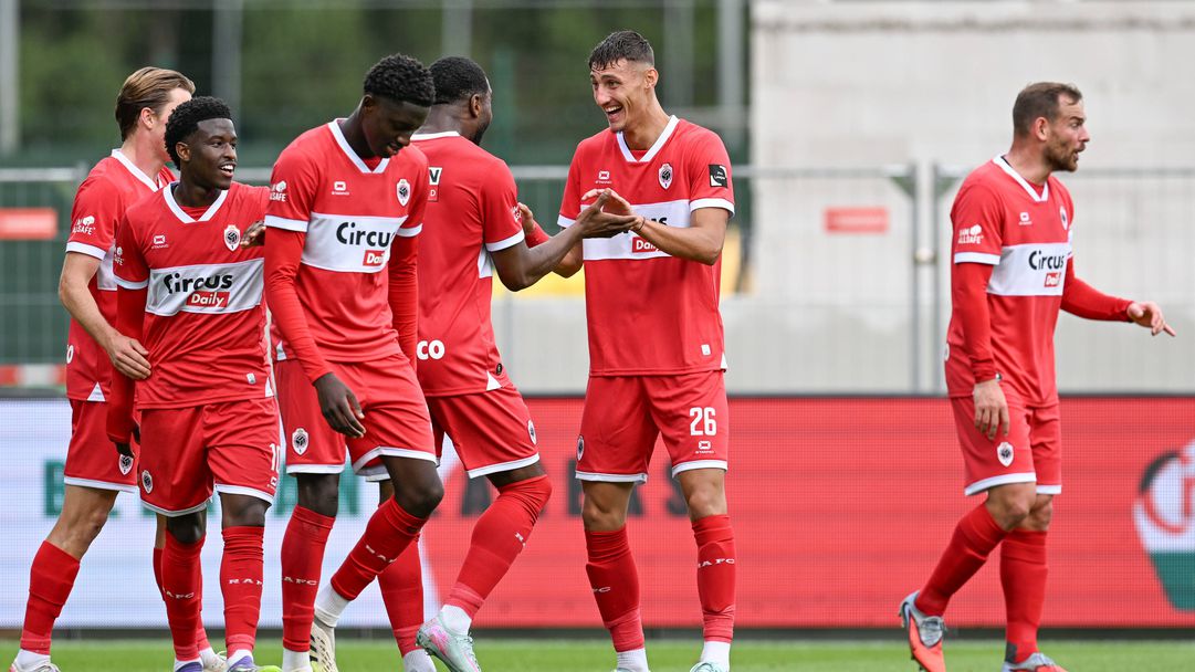 Божинов с цял мач, Роял Антверп отново не успя да спечели