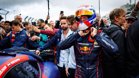 Мерцедес подкрепя Верстапен в "24 часа на "Нюрбургринг", скандал при избора на пилоти