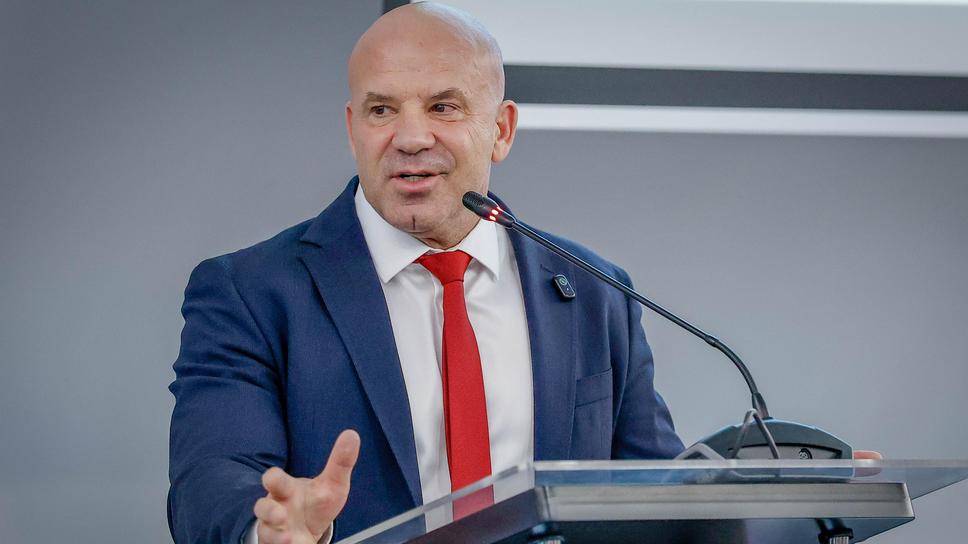 Министър Керязов откри учебната година в НСА