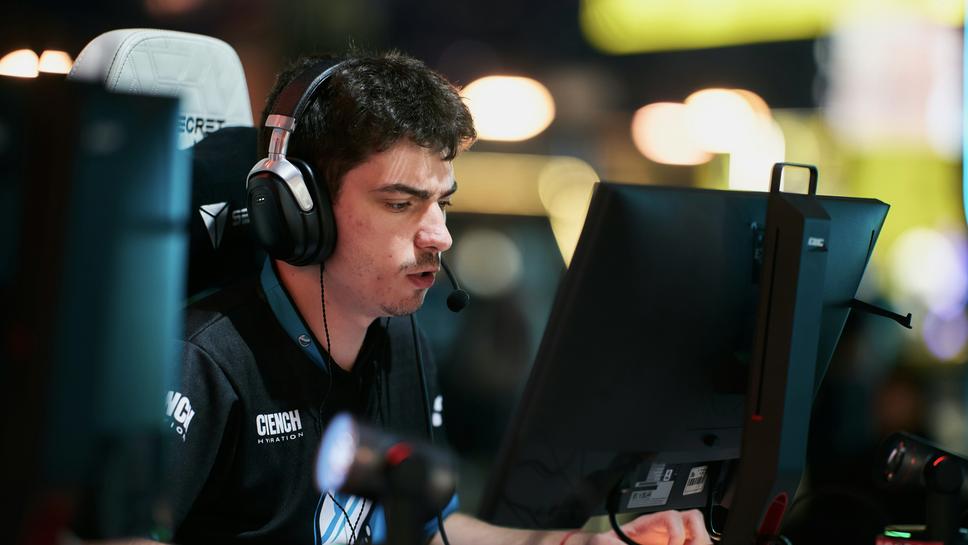 Luminosity на Алекс "Rainwaker" Петров остана със сребро в Португалия
