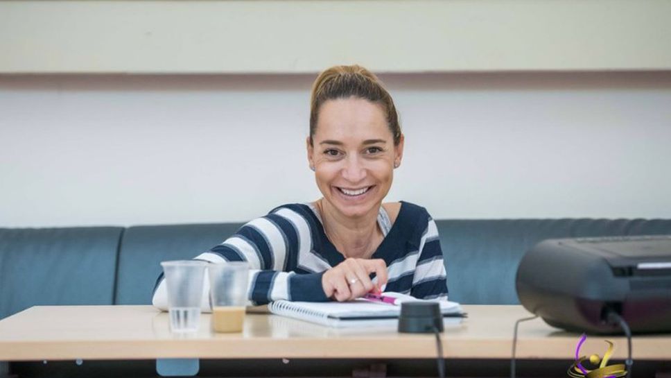 Девойките направиха страхотна изненада на треньорката си