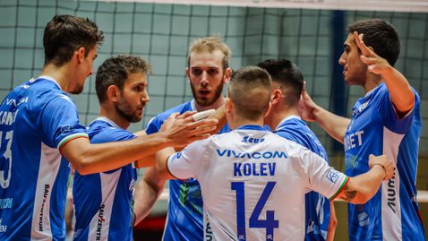 Левски срази шампиона Нефтохимик и се класира на исторически финал за Суперкупата