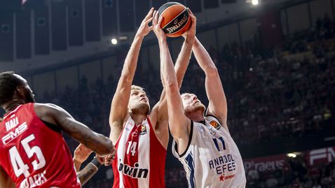 Везенков и Олимпиакос стъпиха накриво в изключителна драма с Анадолу в Пирея