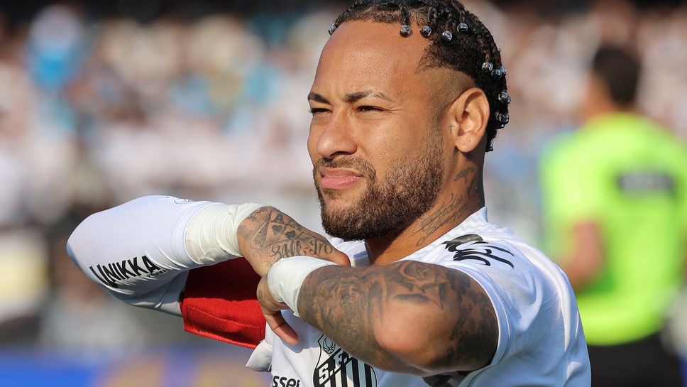 Бразилската звезда Неймар е бил предлаган не само на Наполи