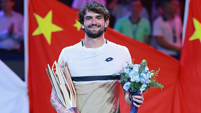 Френският тенисист Валентен Вашеро който сензационно спечели турнира по тенис