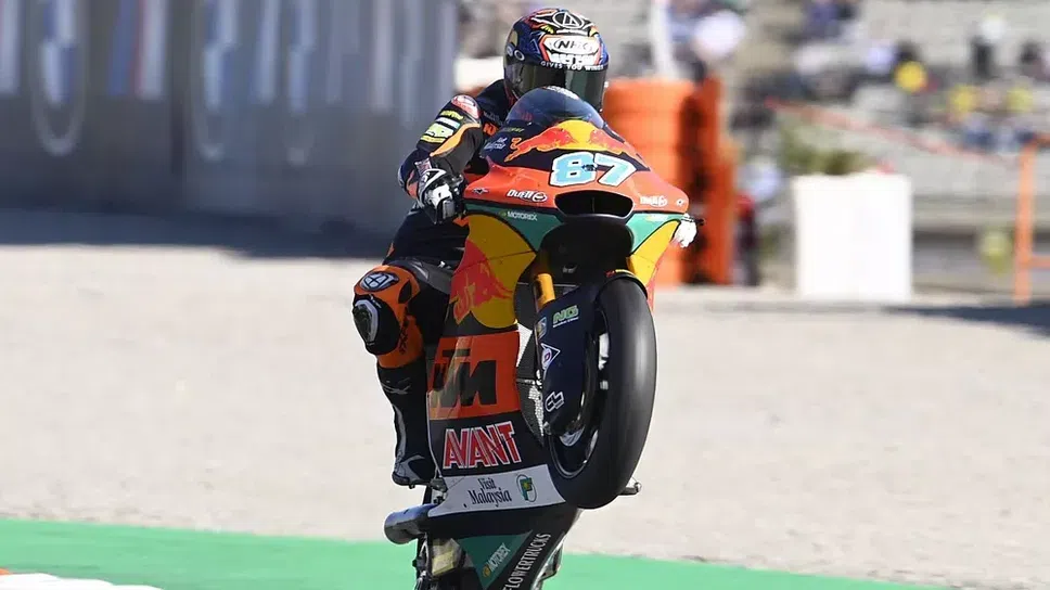 Гарднър спечели титлата в Moto2, Фернандес триумфира във Валенсия