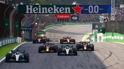  От Мерцедес не споделили на Ръсел, че може да отпадне 