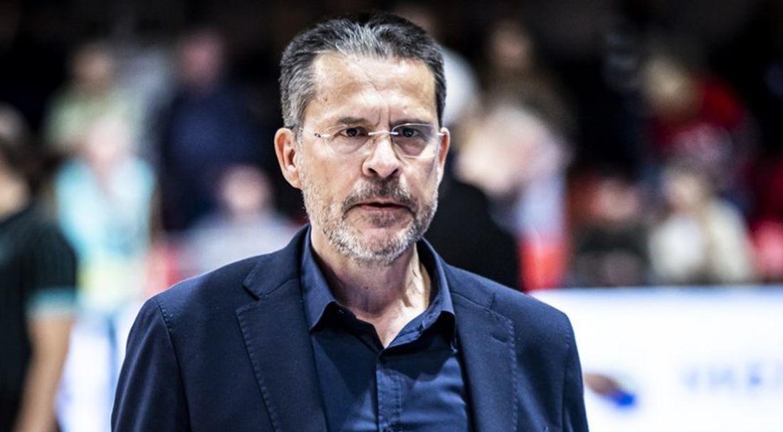 Треньорът на Валенсия даде 3-секундна пресконференция след загубата от Париж