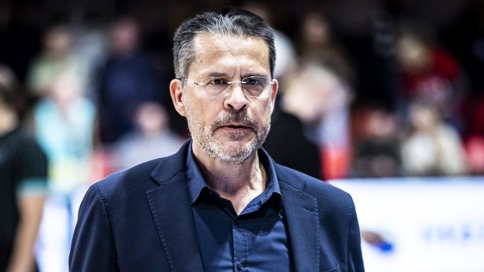 Треньорът на Валенсия даде 3-секундна пресконференция след загубата от Париж