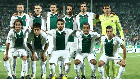 Бурса и българския футбол: идол на агитката на Левски, легенда за кестени, голям скандал