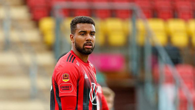  Сундберг за кошмарите по време на КАН: Спахме по шестима в една стая, колкото да закусвах 