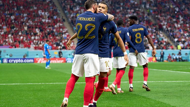 Още не е изминало първото полувреме на полуфинала между Франция