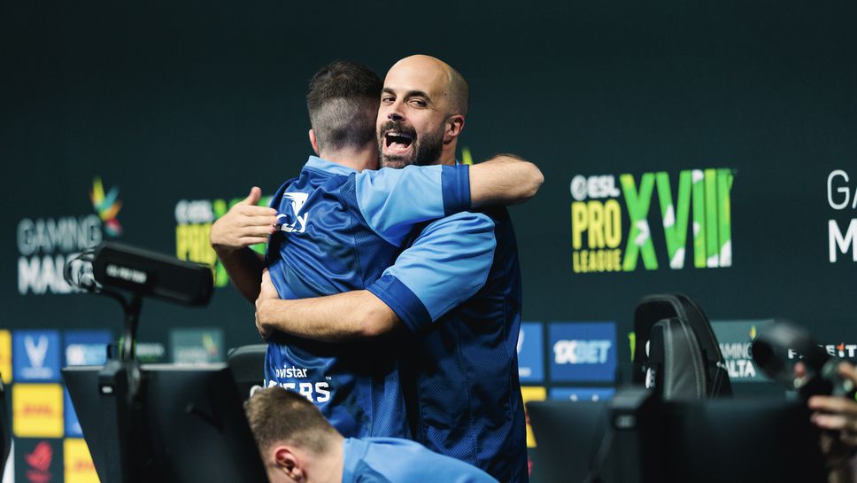 Movistar Riders се раздели с качествения си треньор