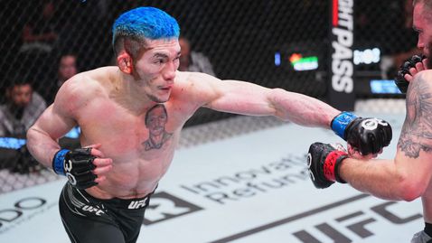 Коста нокаутира Шарие с брутален ритник в главата