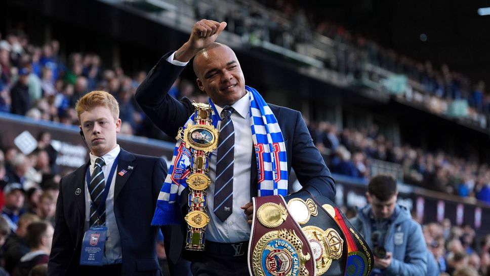 Фабио Уордли отпразнува новината че е станал световен шампион с