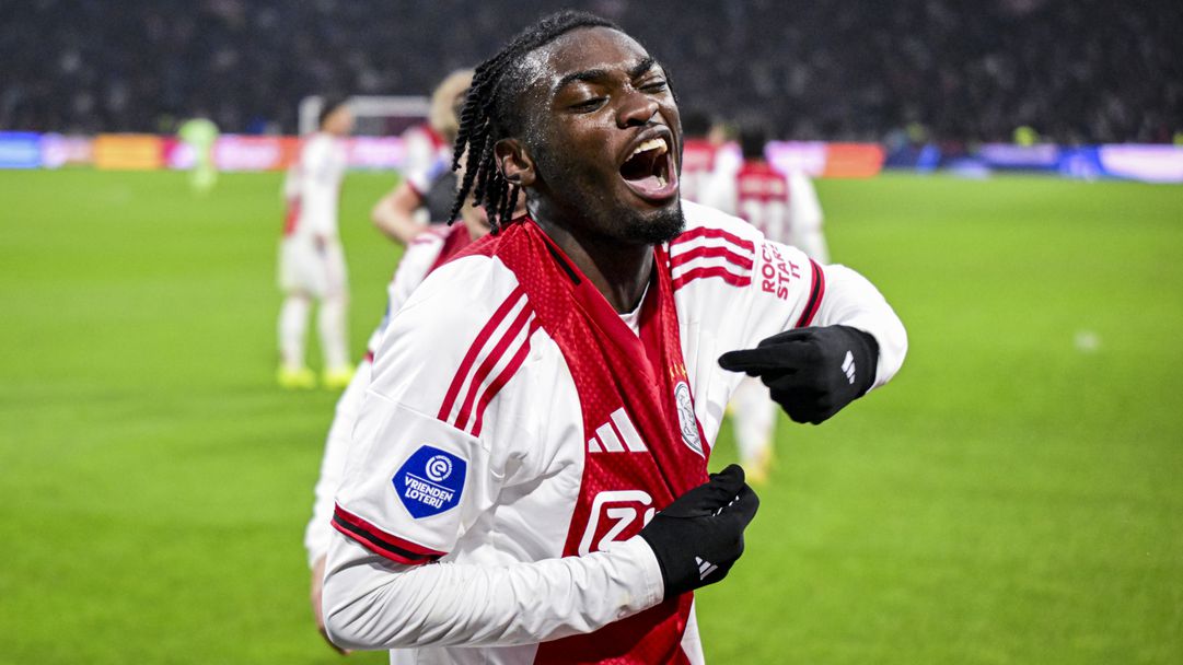 Красиви голове донесоха триумф за Аякс в дербито с Фейенорд