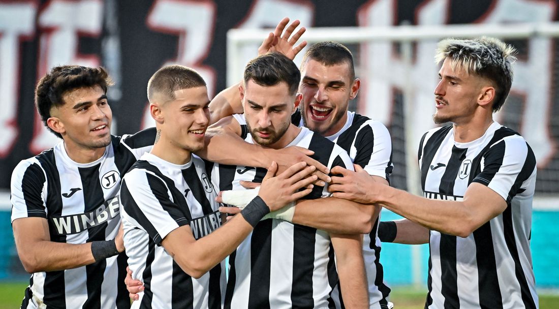 Крило на Локо (Пд) си пожела "канарчетата" на четвъртфиналите