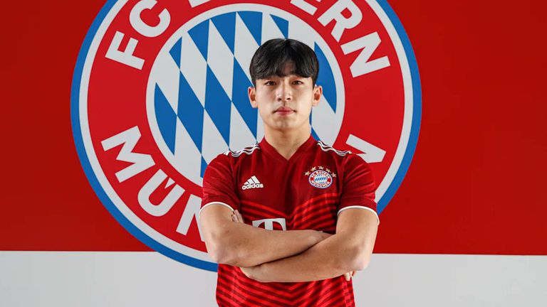 Германският гранд привлече южнокорееца Хвин Ю Лий 18 годишният халф пристига