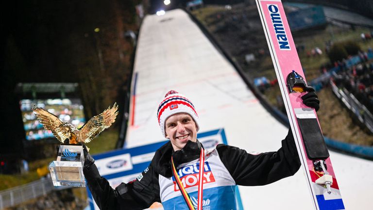 Норвежецът Халвор Егнер Гранеруд спечели състезанието по ски скок за