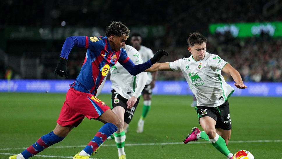 Сантандер 0:0 Барселона, мачът започна със закъснение