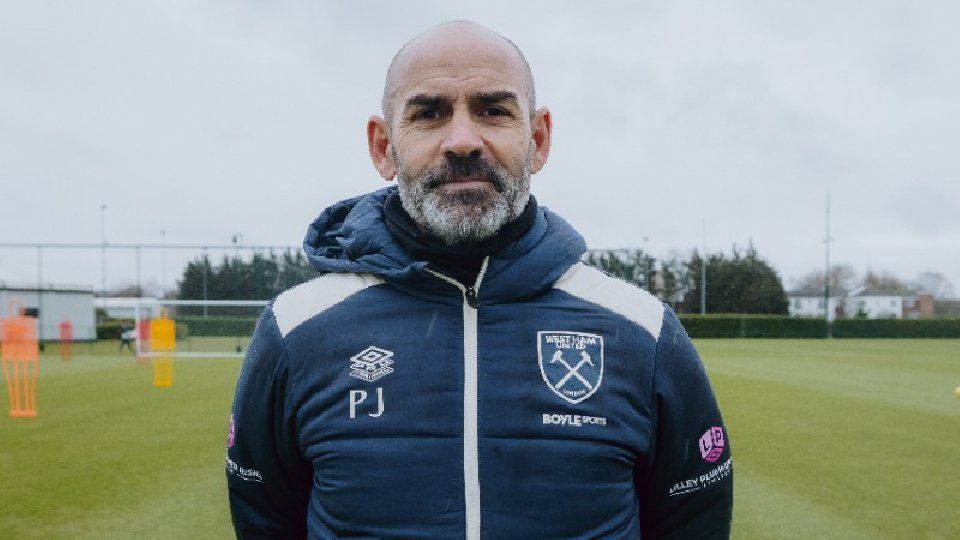 Уест Хам назначи нов помощник на Еспирито Санто